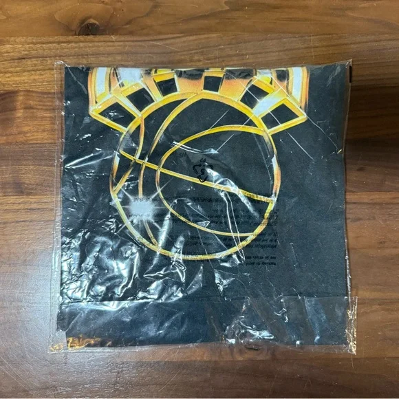Kith for New York Knicks Gold Vintage Jones Tee Black Cotton T-Shirt Size XL